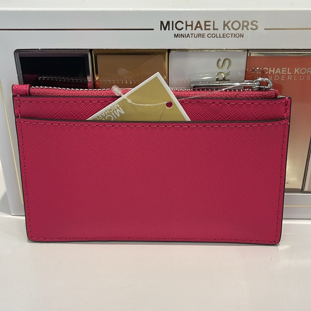 MICHAEL KORS
Jet Set Travel Medium Top Zip Leather Card Case Wallet 
Dragonfruit - Picture 13 of 16